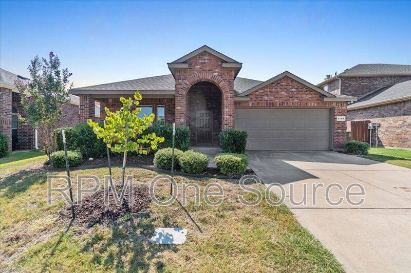 House for rent at 1729 Park Trails Blvd, Princeton, TX 75407