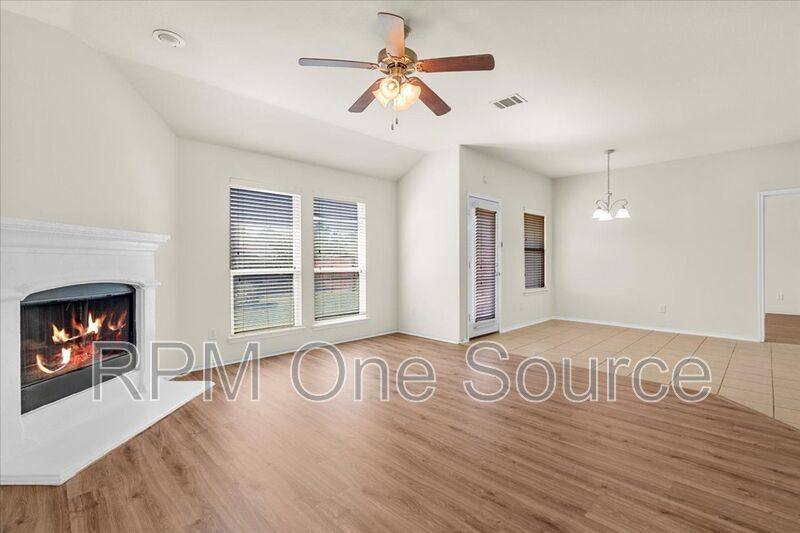 House for rent at 1729 Park Trails Blvd, Princeton, TX 75407