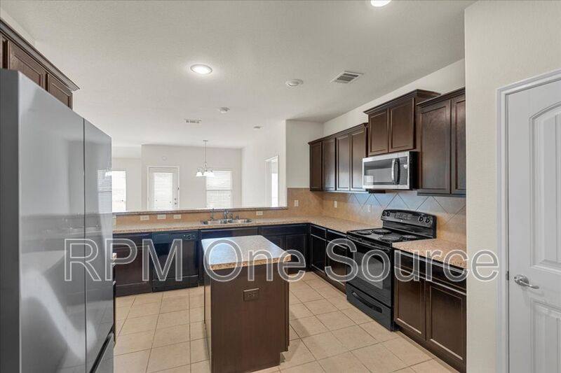 House for rent at 1729 Park Trails Blvd, Princeton, TX 75407