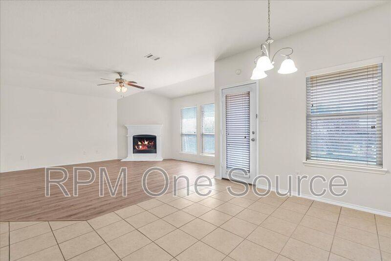 House for rent at 1729 Park Trails Blvd, Princeton, TX 75407