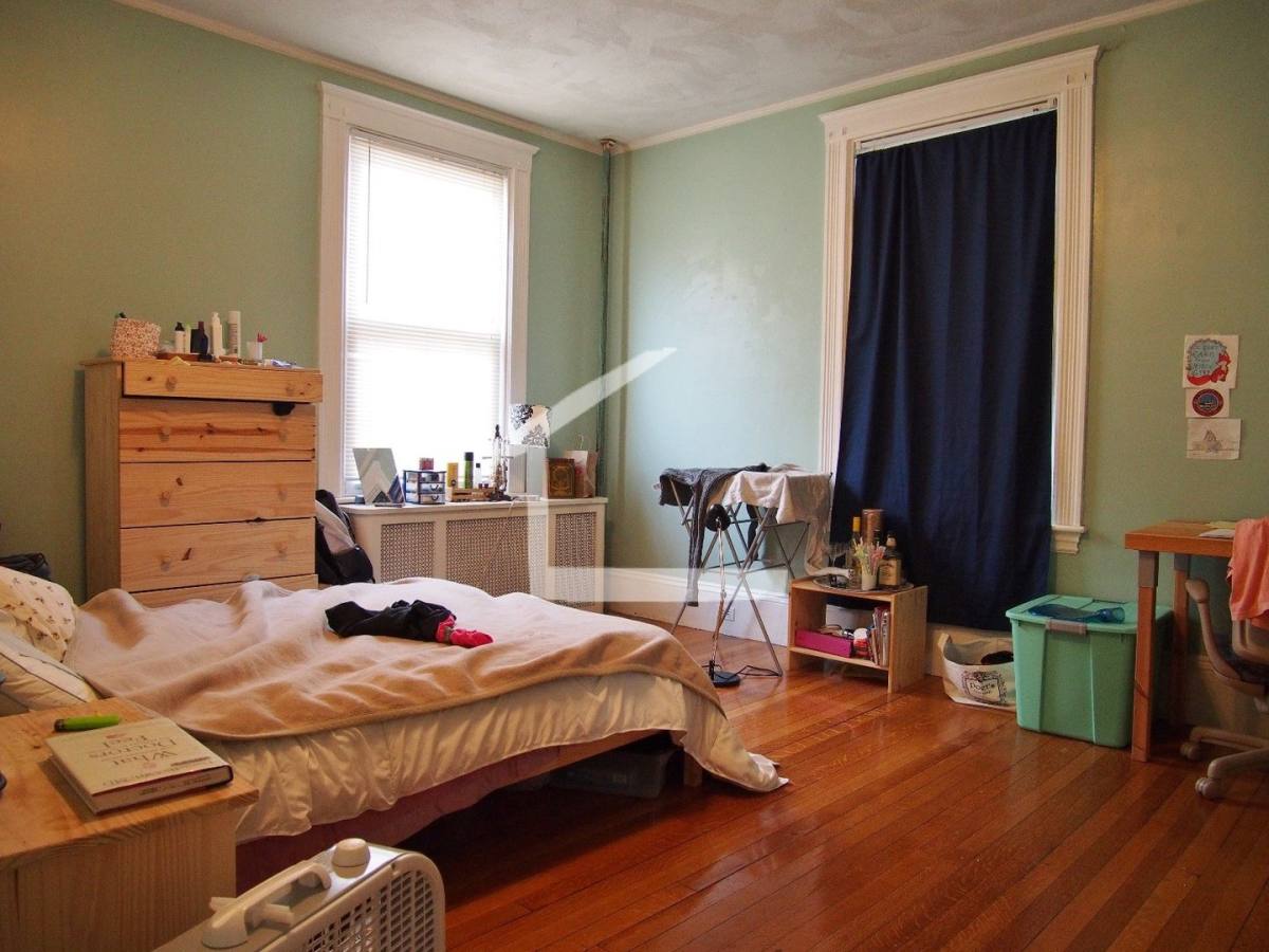 Apartment for rent at 148 Strathmore #2R, Brighton, MA 02135