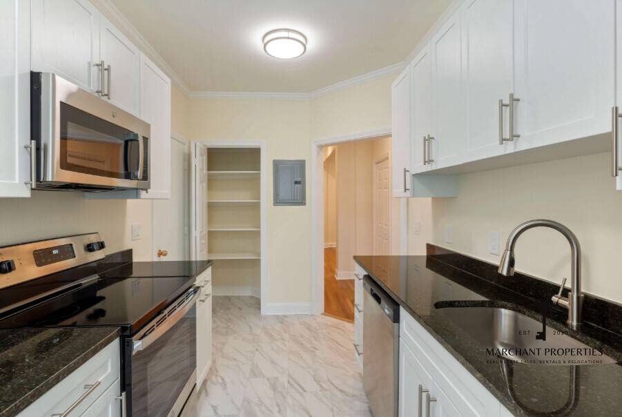 Apartment for rent at 19 Green St #6, Brookline, MA 02446