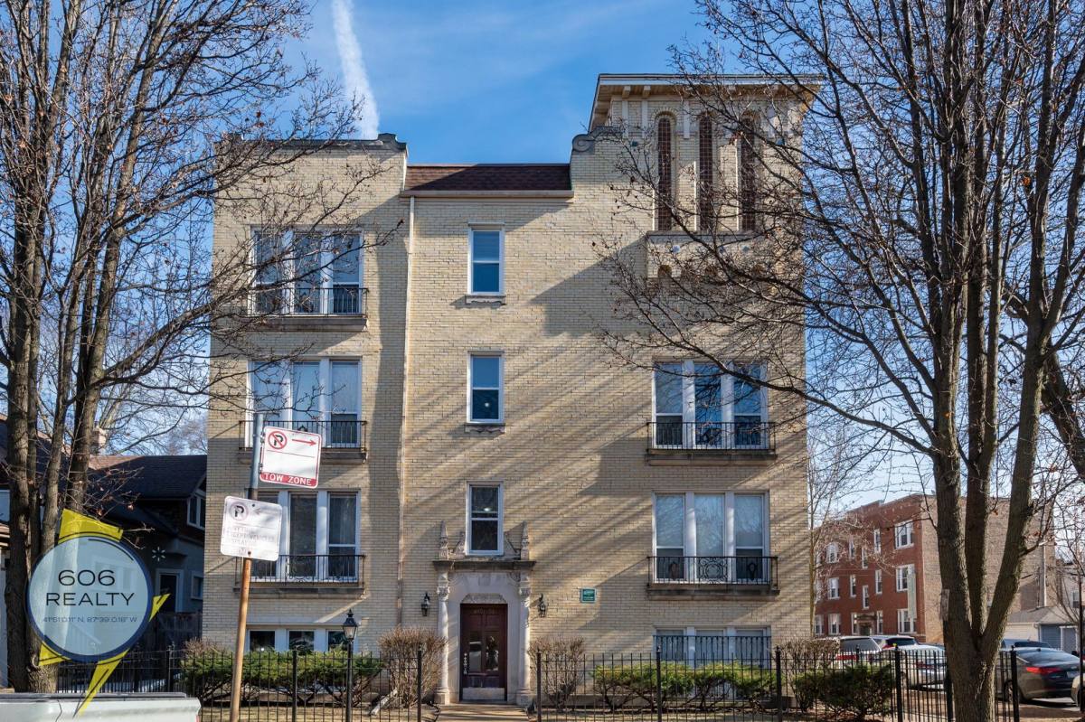 Apartment for rent at 4901 N Christiana #32, Chicago, IL 60625