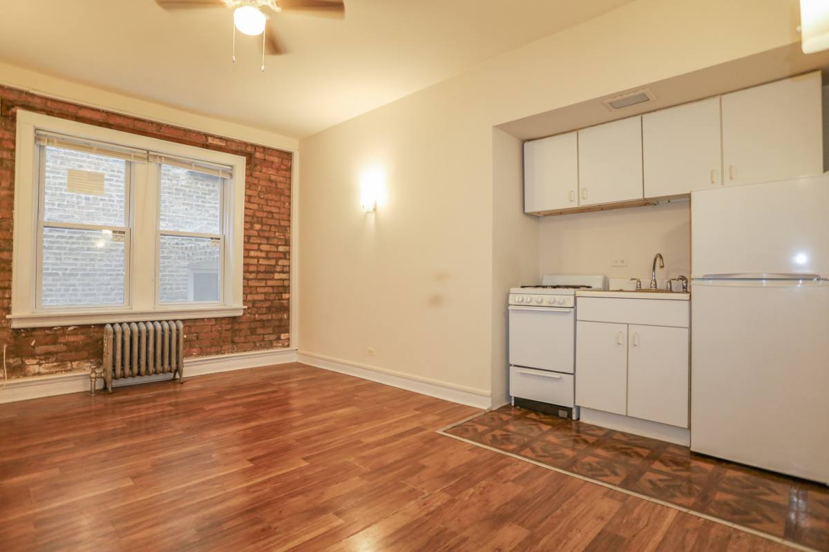 Apartment for rent at 6916 N Lakewood #108, Chicago, IL 60626
