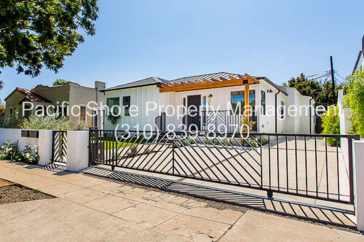 Apartment for rent at 2515 Federal Ave, Los Angeles, CA 90064