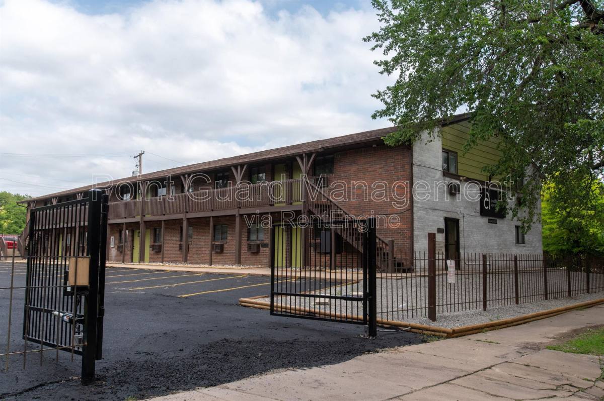 Apartment for rent at 338 N Lorraine Ave #204, Wichita, KS 67214