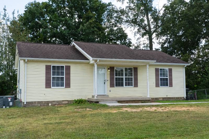 House for rent at 905 Spruce St, Springfield, TN 37172