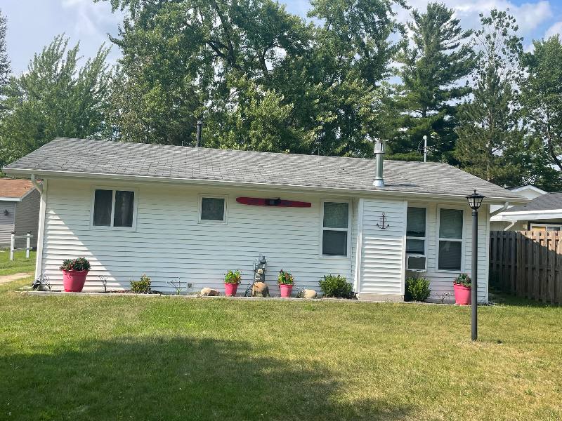 House for rent at 112 Dale Rd, Houghton Lake, MI 48629