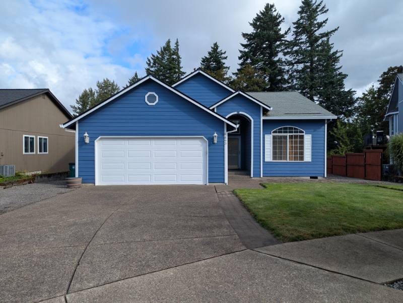 House for rent at 893 SE 10th Circle, Troutdale, OR 97060