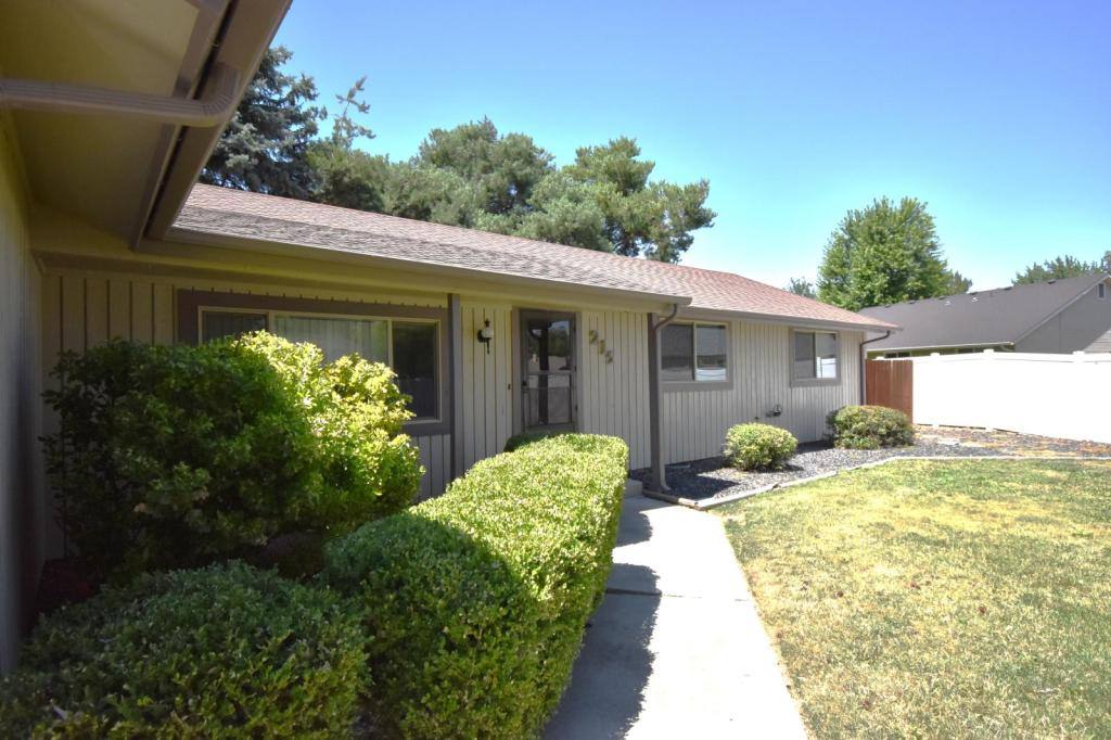 House for rent at 215 E Mango Dr, Eagle, ID 83616