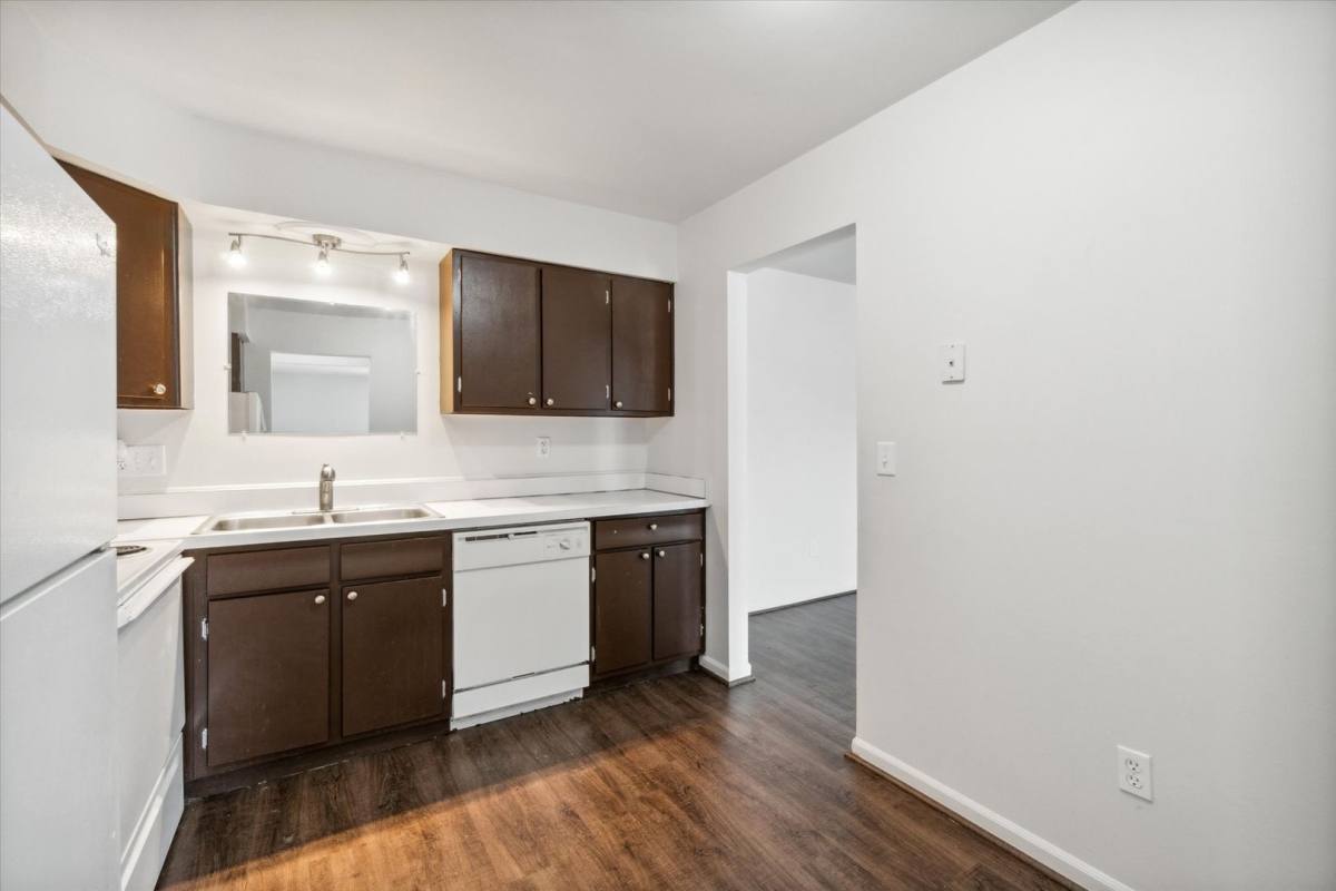 Apartment for rent at 320 S Drake Rd, Kalamazoo, MI 49009