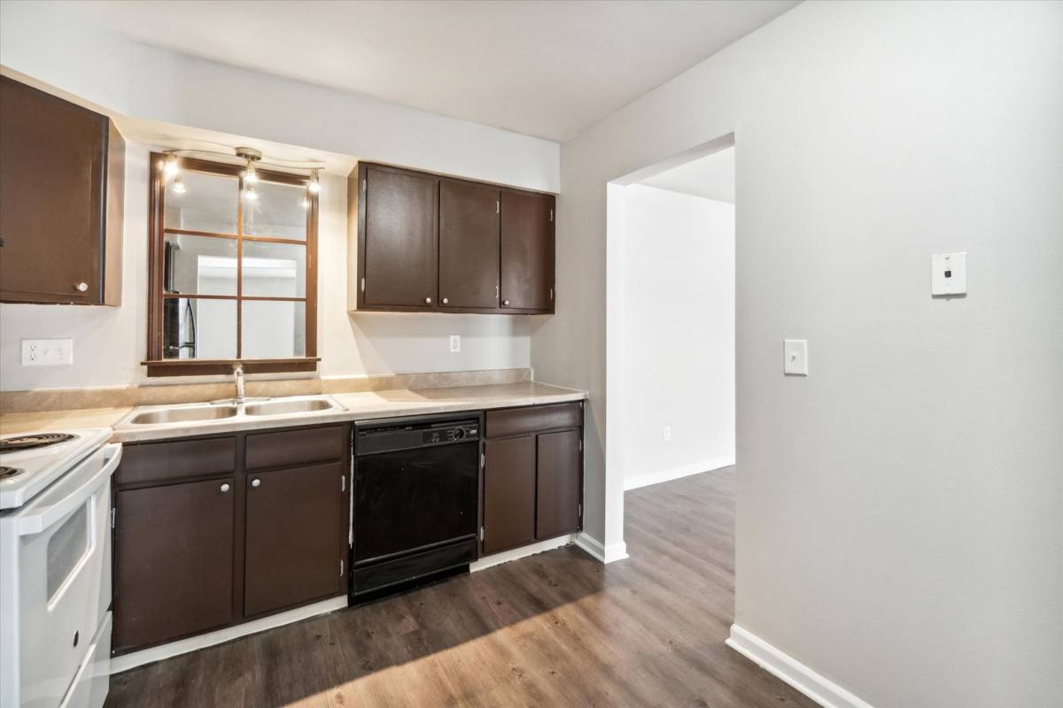 Apartment for rent at 320 S Drake Rd, Kalamazoo, MI 49009