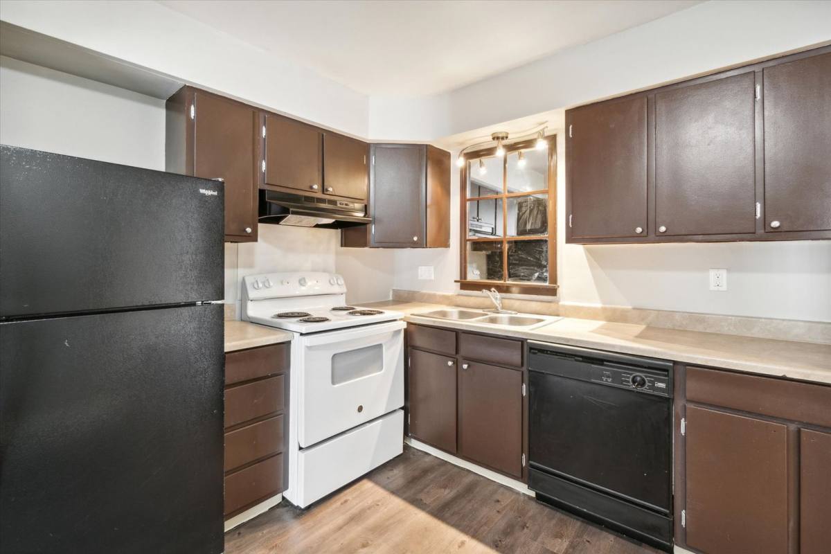 Apartment for rent at 320 S Drake Rd, Kalamazoo, MI 49009