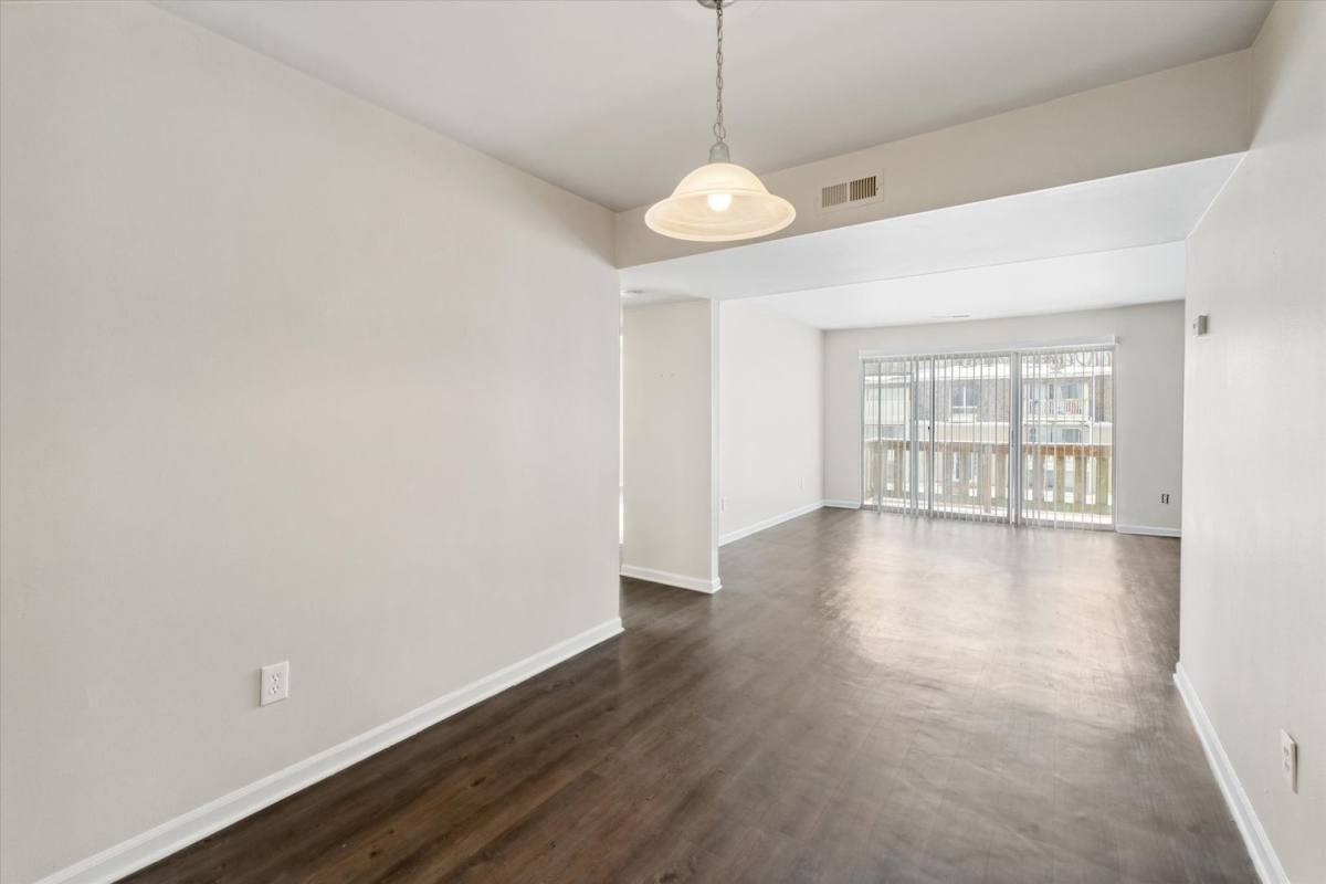 Apartment for rent at 320 S Drake Rd, Kalamazoo, MI 49009