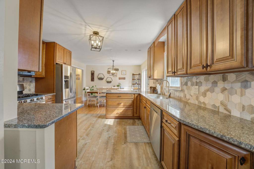 House for rent at 611 W Commodore Blvd, Jackson, NJ 08527