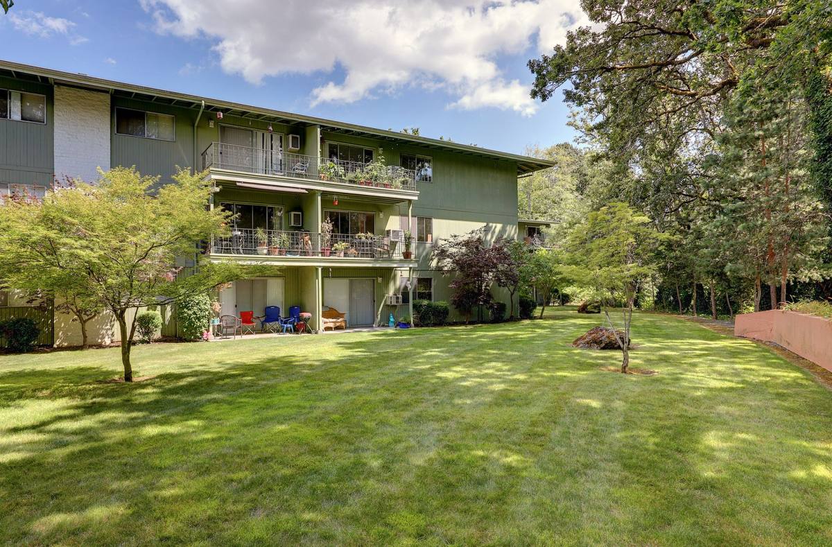 Apartment for rent at 11850 SE 26th, Portland, OR 97222