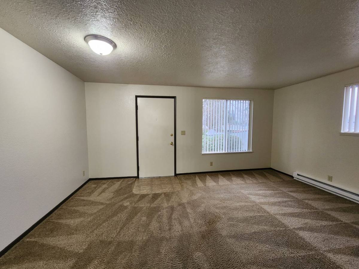 Apartment for rent at 700-756 Plymouth Dr NE, Salem, OR 97303