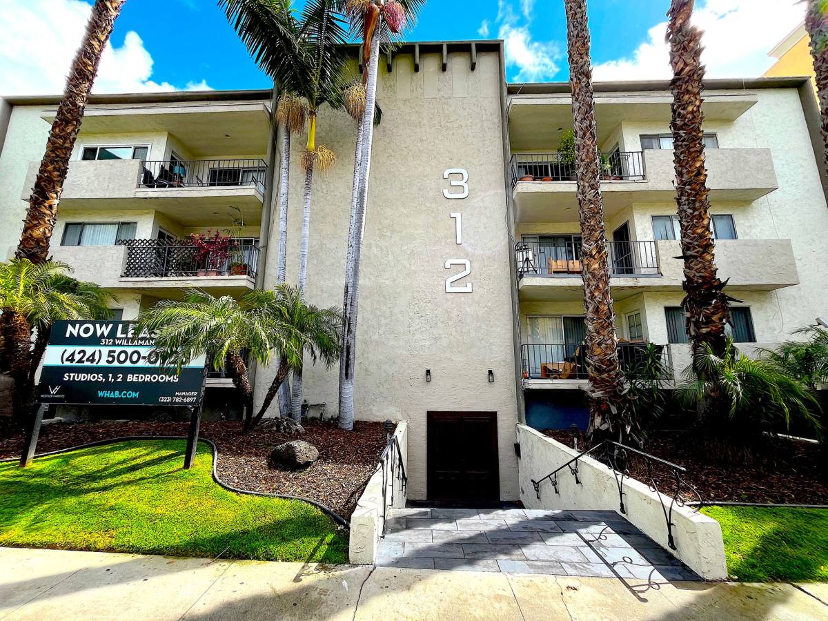 Apartment for rent at 312 S Willaman Dr, Los Angeles, CA 90048