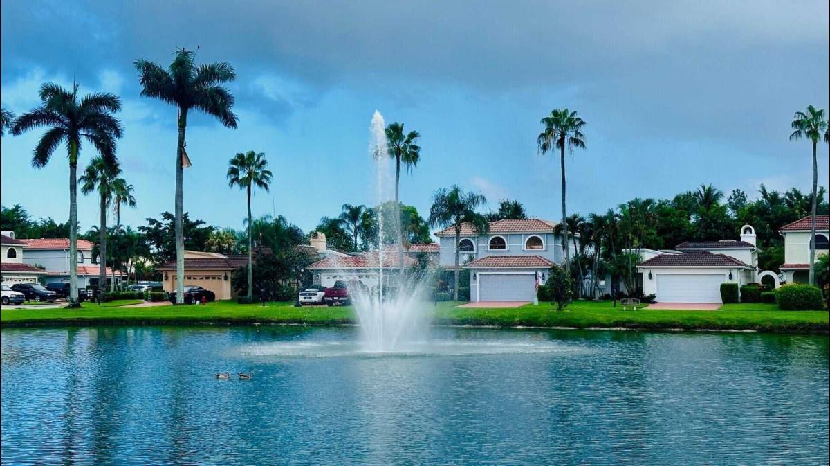 Apartment for rent at 9124 Villa Portofino Circle, Boca Raton, FL 33496