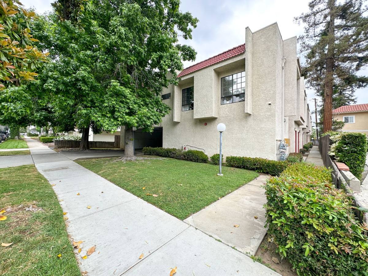 Apartment for rent at 1122 N Stoneman Ave, Alhambra, CA 91801