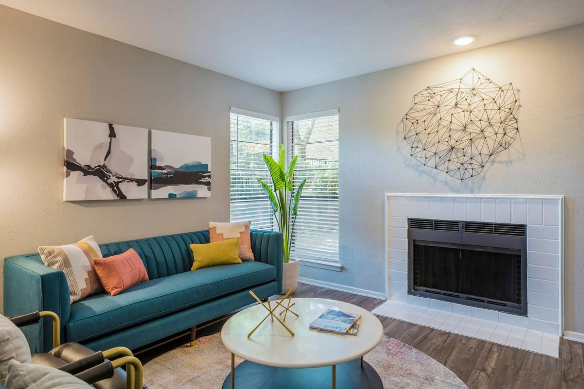 Apartment for rent at 4791 W Ledbetter Dr, Dallas, TX 75236