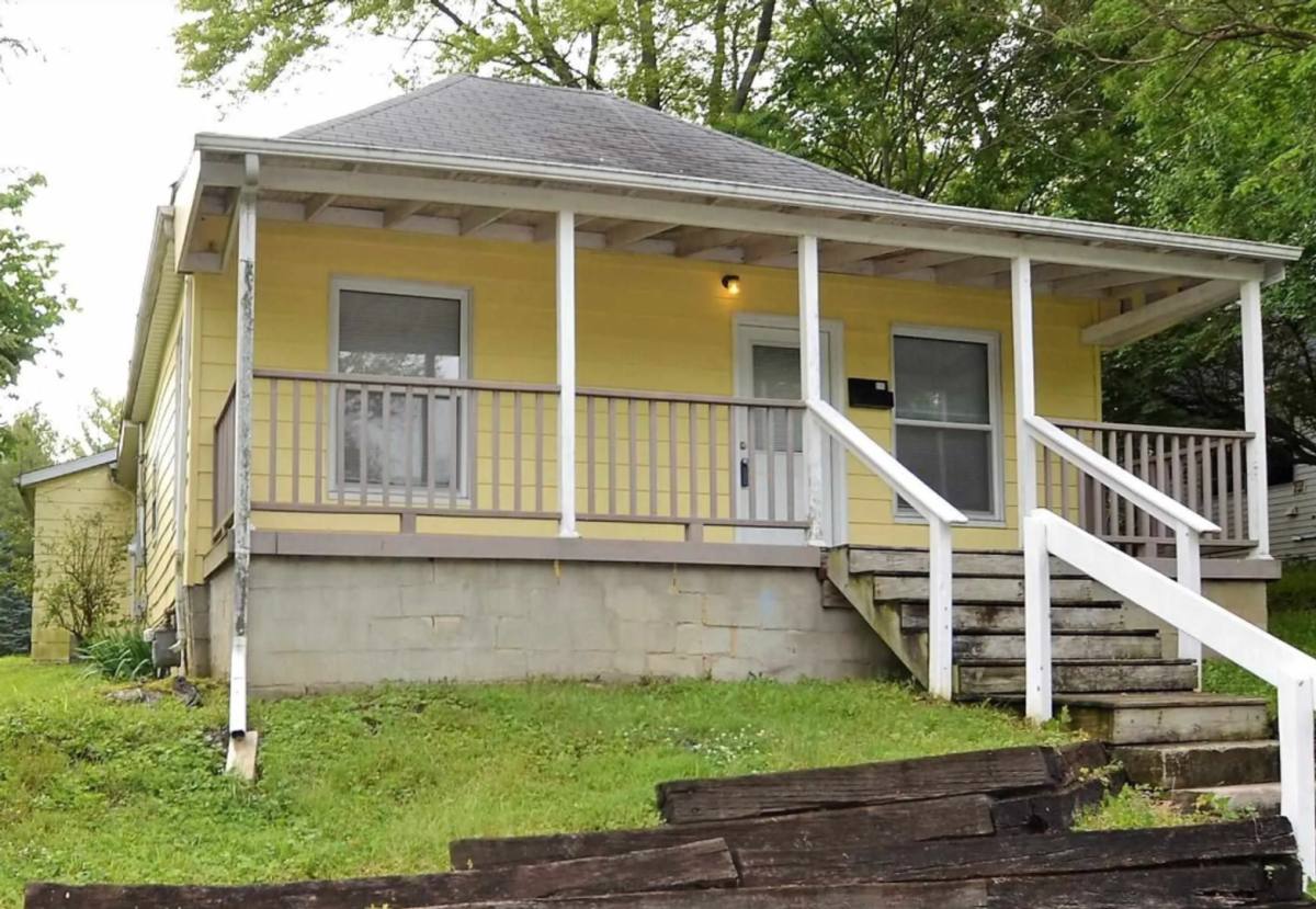 House for rent at 944 N Jackson St, Bloomington, IN 47404