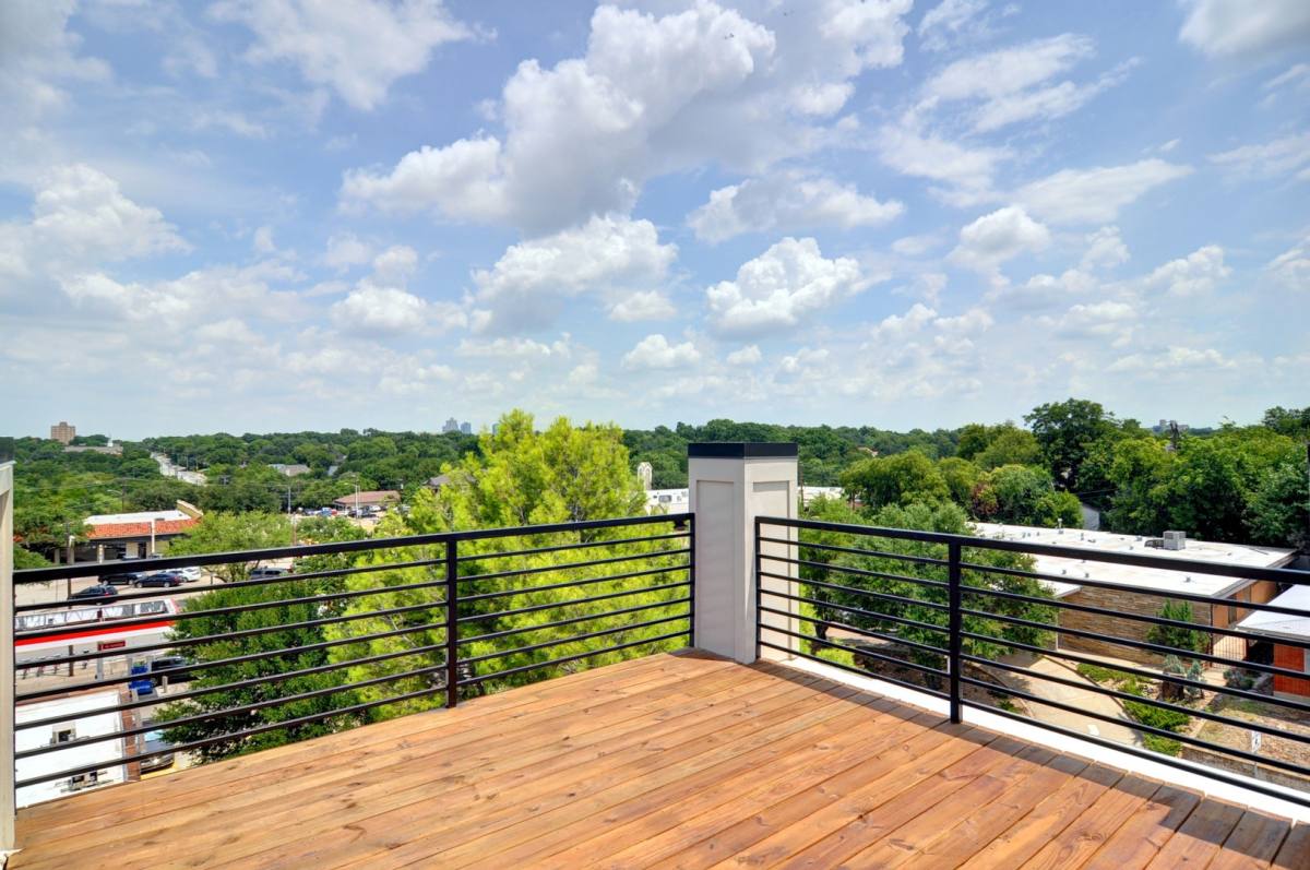 Apartment for rent at 2512 Forest Park Blvd, Fort Worth, TX 76110