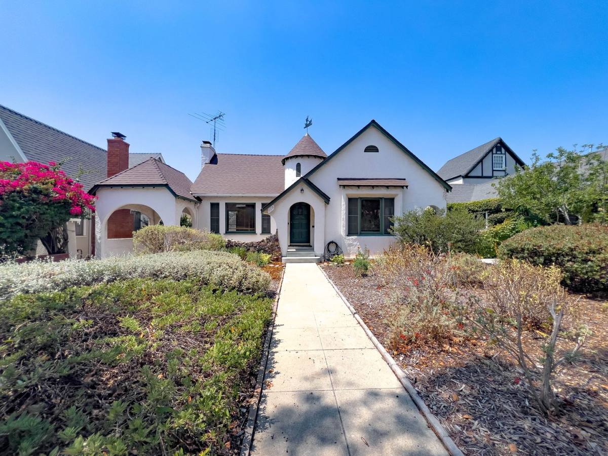 House for rent at 1119 Geneva St, Glendale, CA 91207