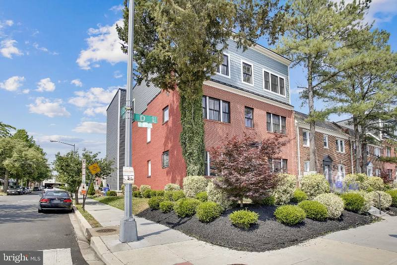 Condo for rent at 2000 D St NE, Washington, DC 20002