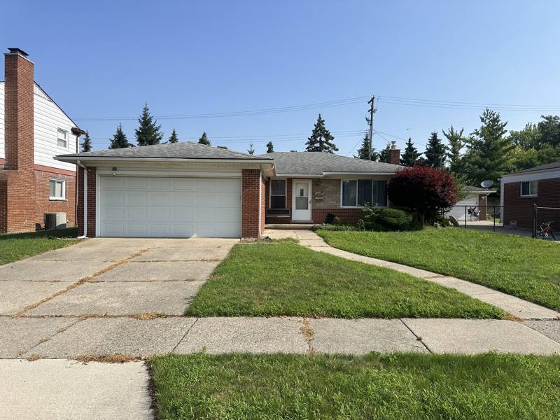 House for rent at 29438 Linda St, Livonia, MI 48154