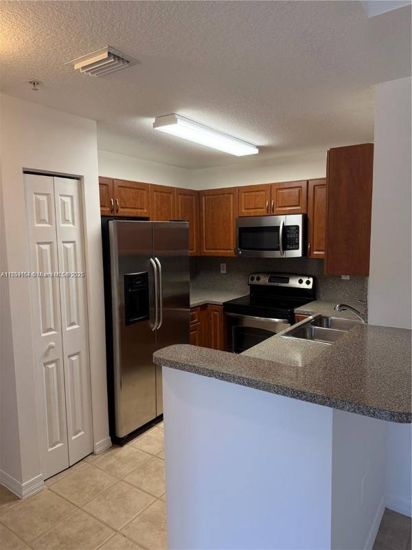 Townhouse for rent at 906 SW 143rd Ave, Hollywood, FL 33027