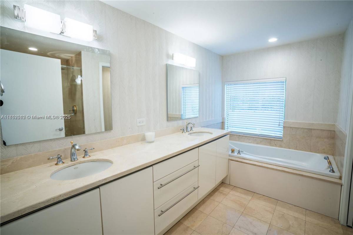 Apartment for rent at 3400 SW 27th Ave #705, Miami, FL 33133
