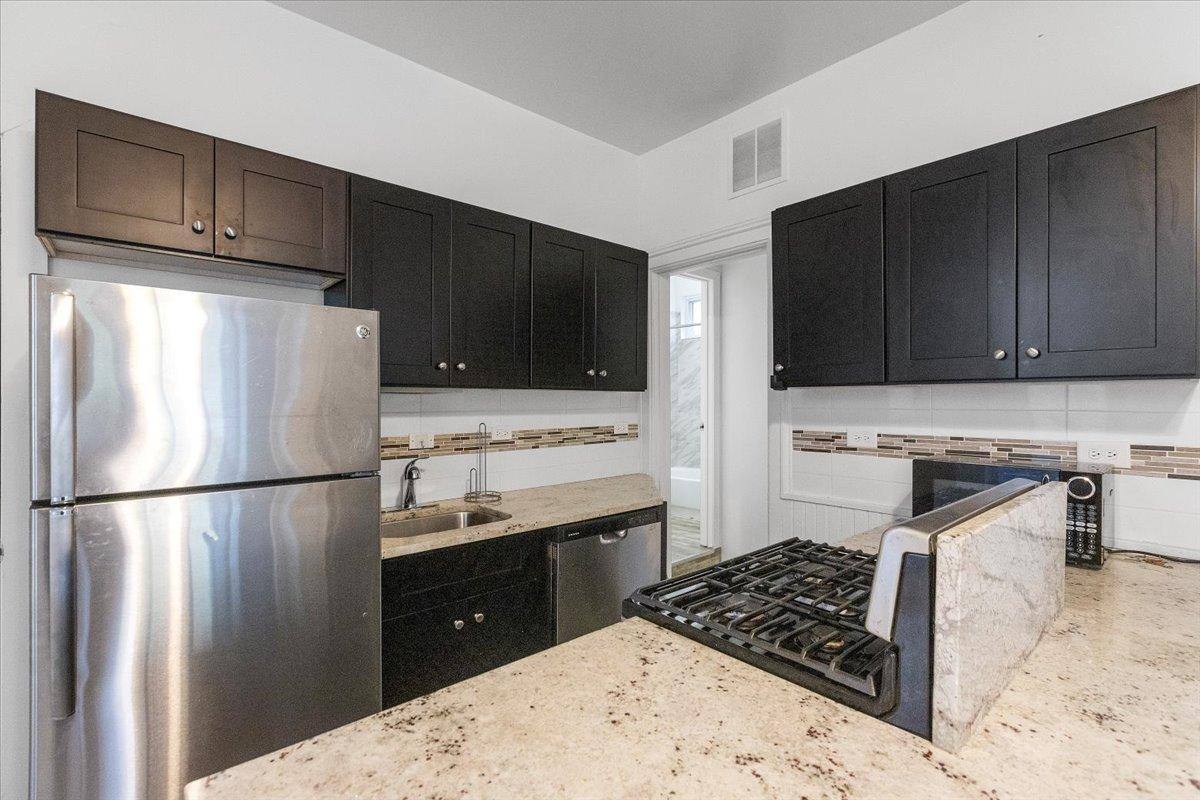 Apartment for rent at 3110 N Racine Ave #F, Chicago, IL 60657