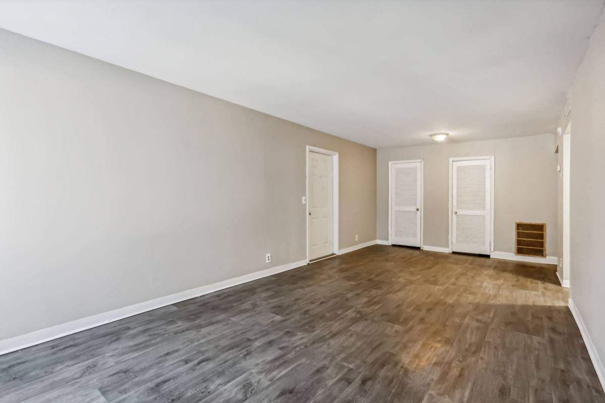 Apartment for rent at Northfield Manor, 1001 W 9th St, Russellville, KY 42276