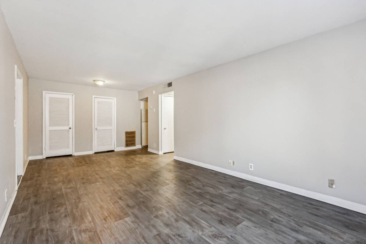 Apartment for rent at Northfield Manor, 1001 W 9th St, Russellville, KY 42276