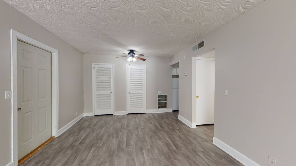 Apartment for rent at Northfield Manor, 1001 W 9th St, Russellville, KY 42276