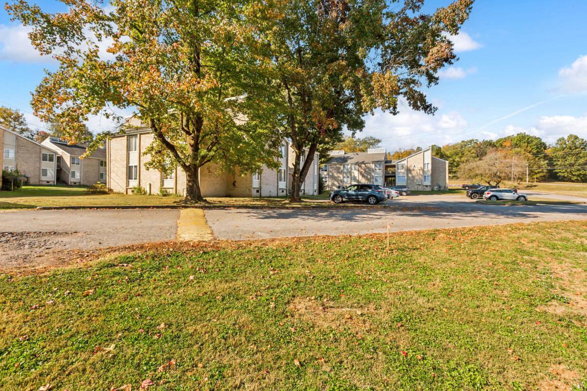 Apartment for rent at Northfield Manor, 1001 W 9th St, Russellville, KY 42276