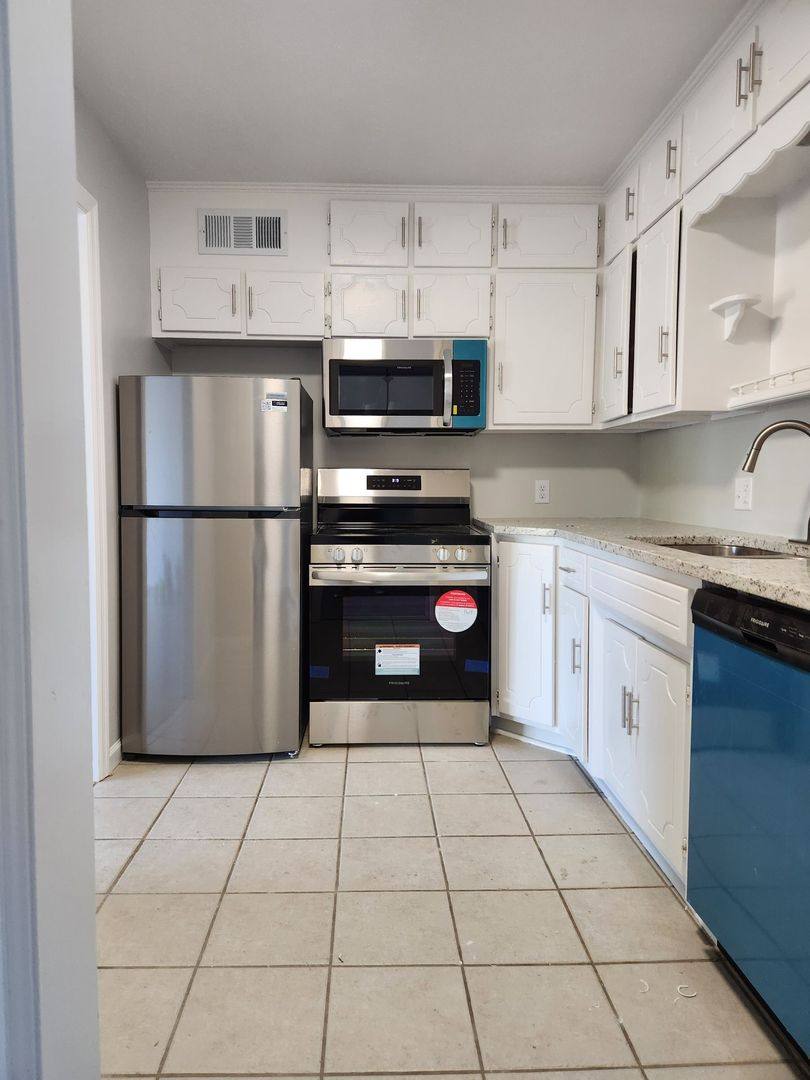 Apartment for rent at 38 Dillman Dr, Council Bluffs, IA 51503
