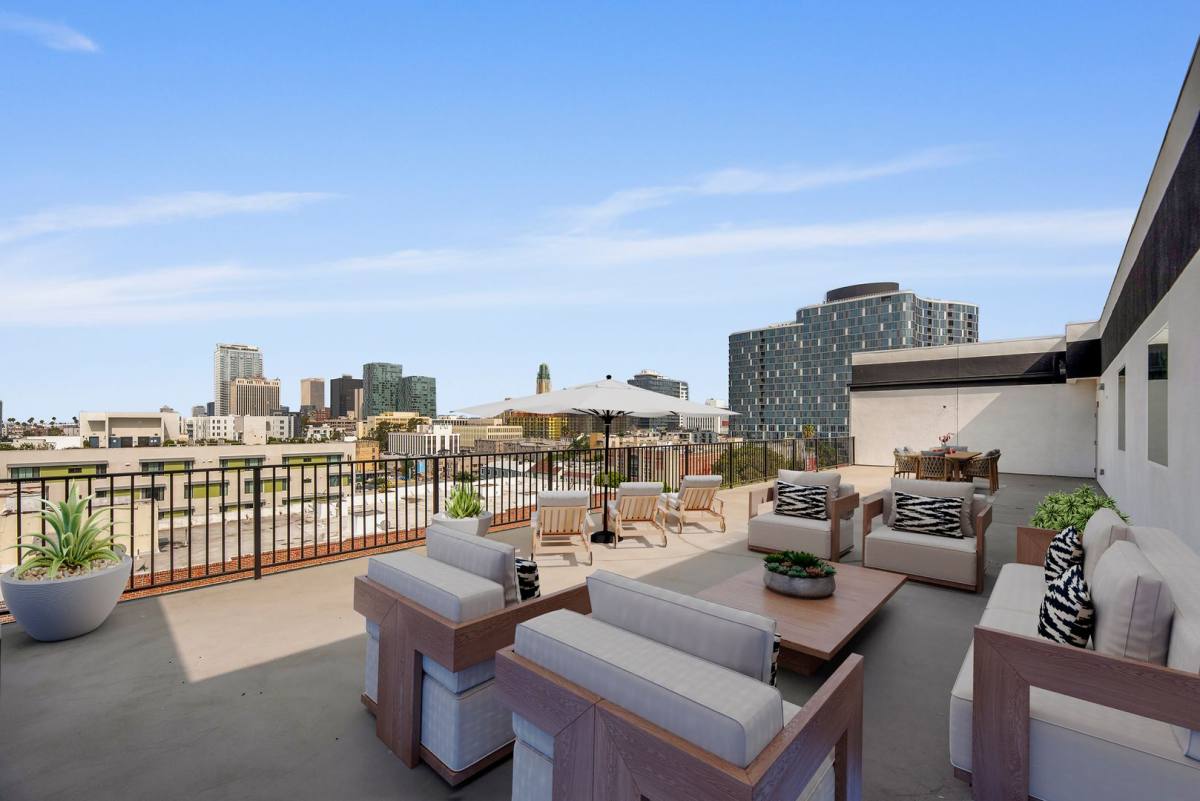 Apartment for rent at 719 S Hoover St, Los Angeles, CA 90005