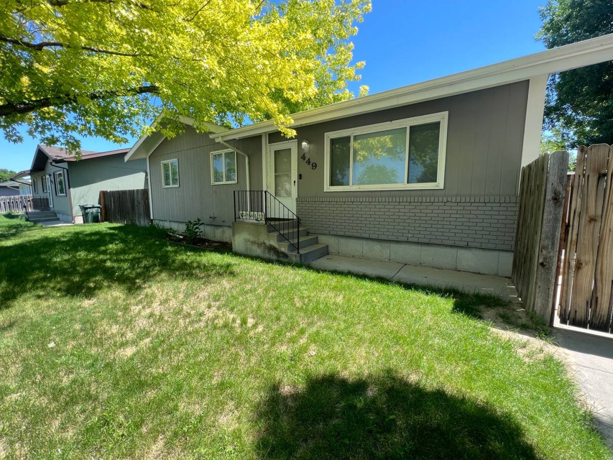Apartment for rent at 449 & 1 2 Byrd St, Billings, MT 59101