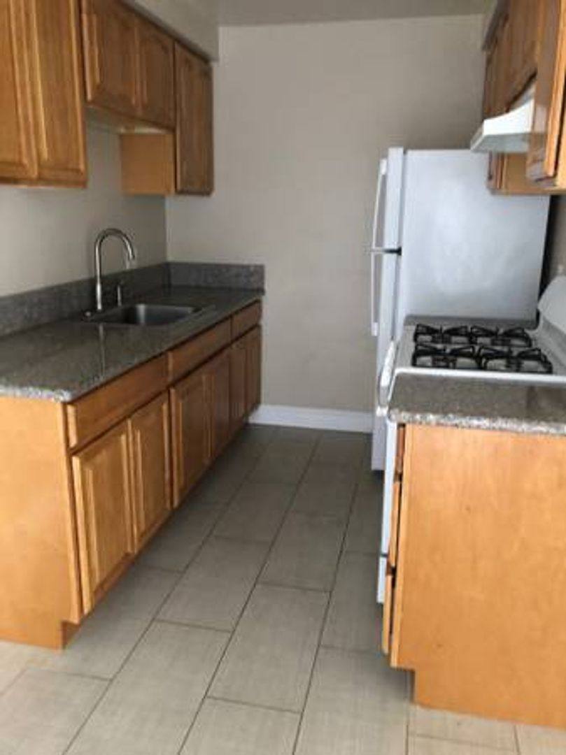 Apartment for rent at 541 Nevin Ave, Richmond, CA 94801