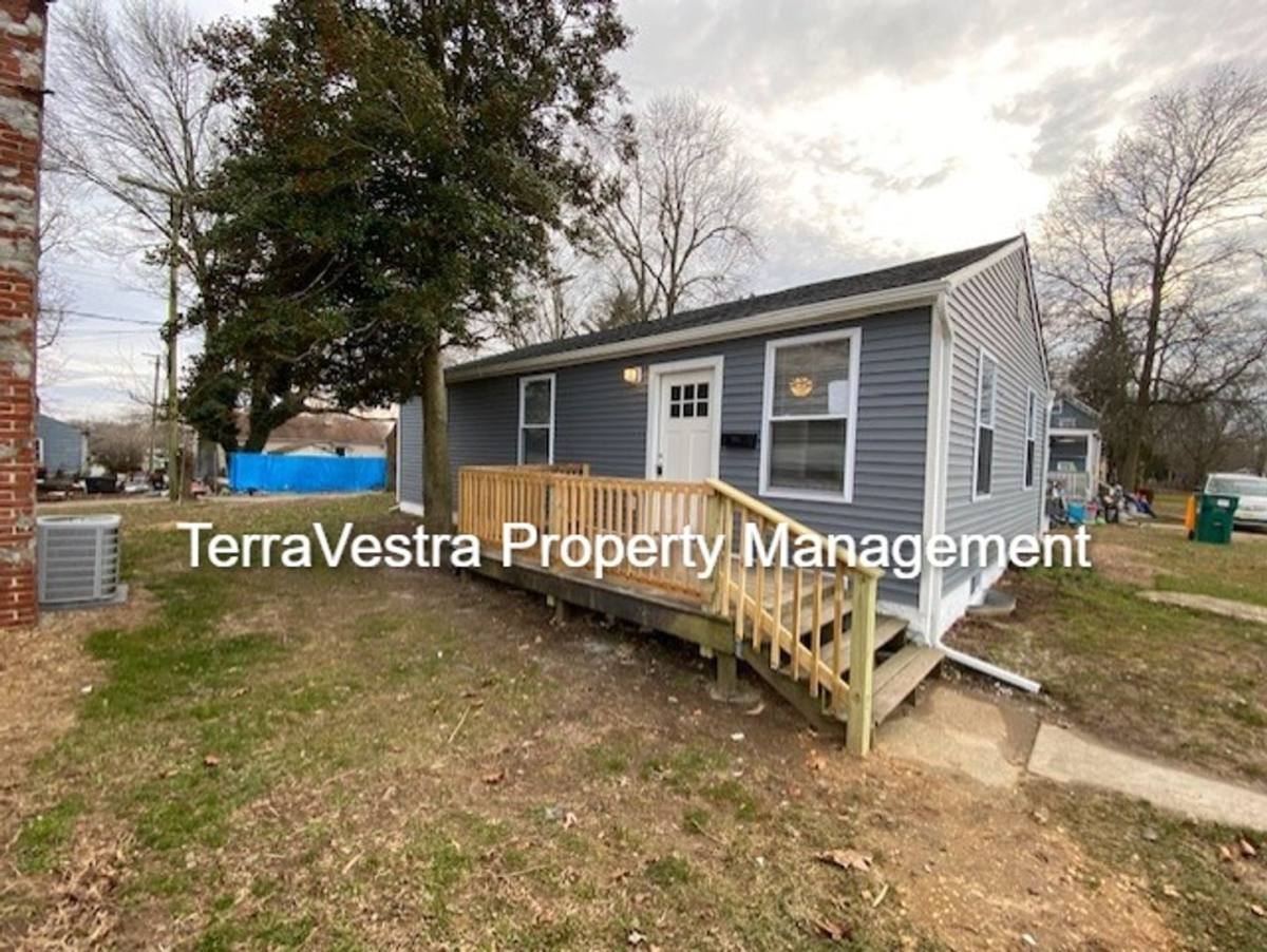 House for rent at 1012 School Lane, Bridgeton, NJ 08302