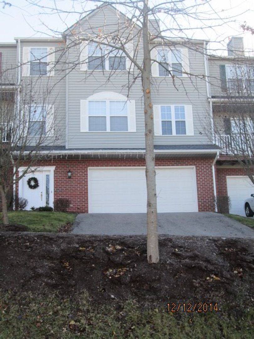 Townhouse for rent at 570 Oak Tree, Christiansburg, VA 24073