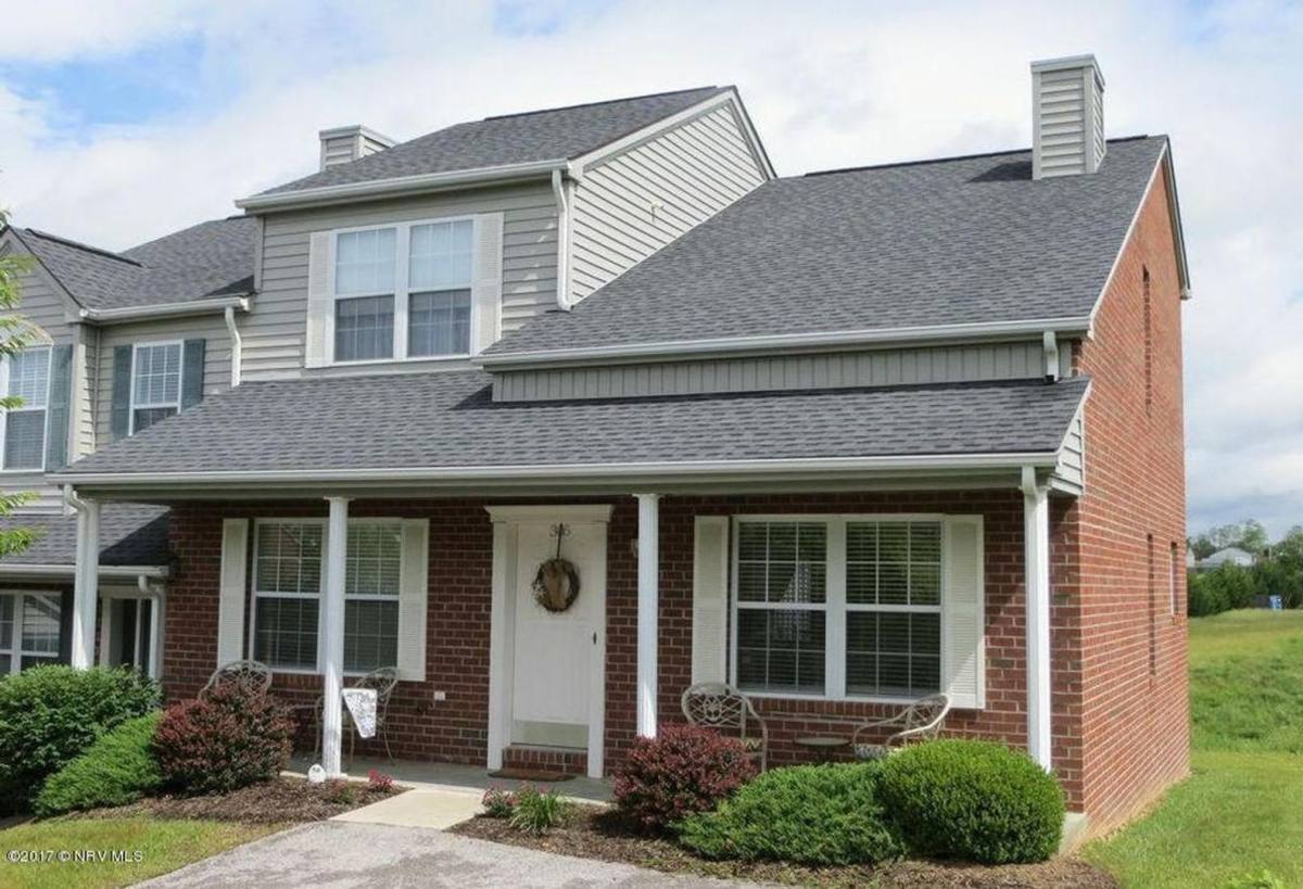 Townhouse for rent at 305 Oak Tree Blvd, Christiansburg, VA 24073