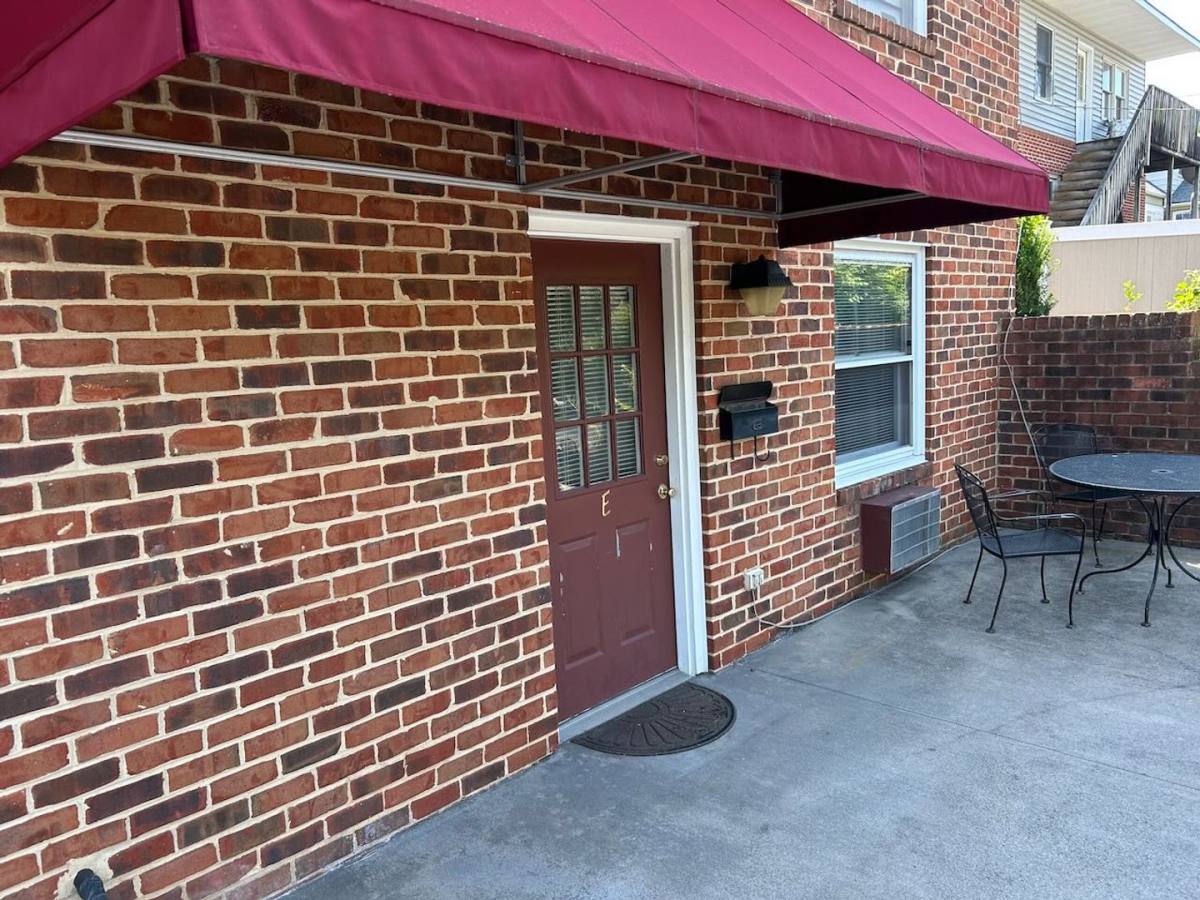 Apartment for rent at 1347 S Main St, Harrisonburg, VA 22801