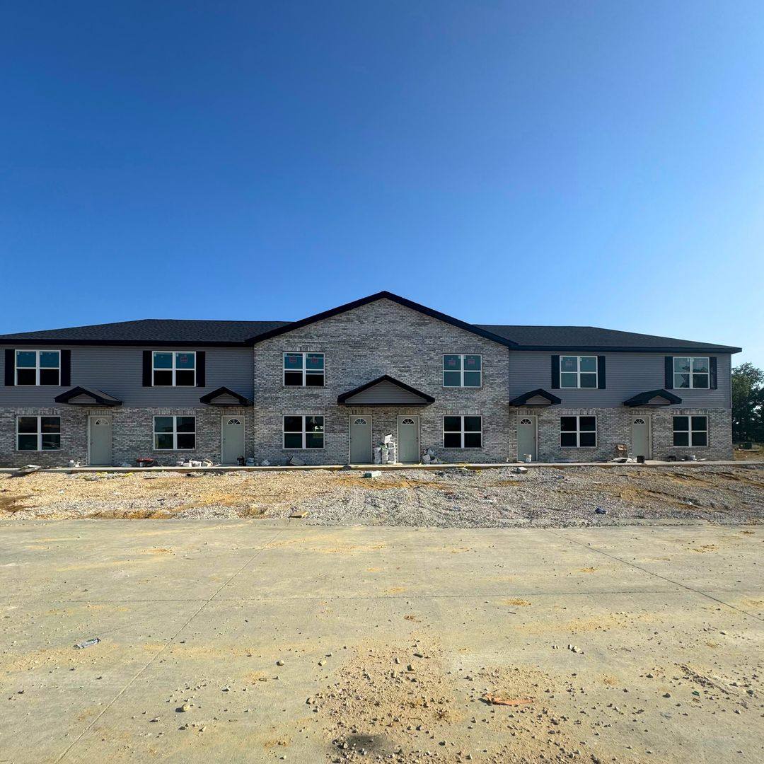 Townhouse for rent at 27301 Warrior Loop, Warrenton, MO 63383