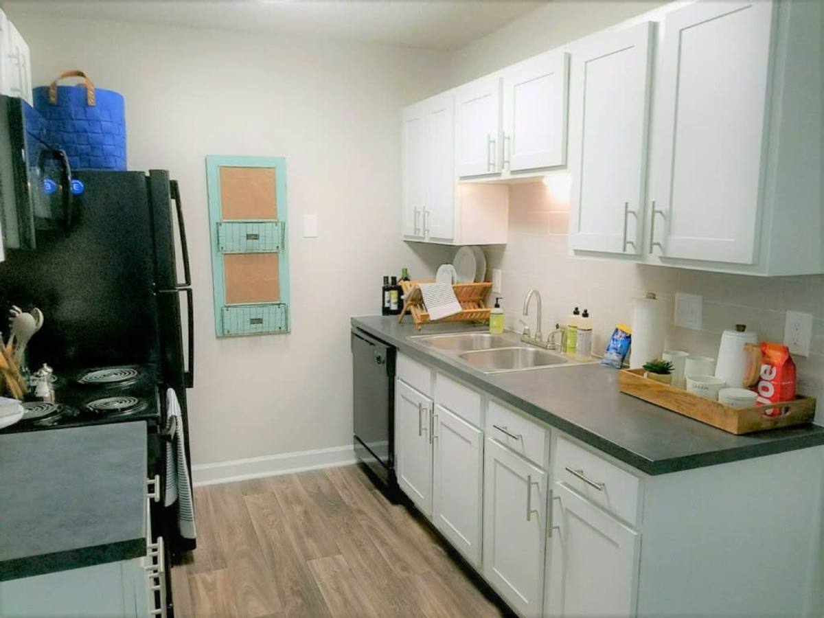 Apartment for rent at 2040 Ashley River Rd, Charleston, SC 29407