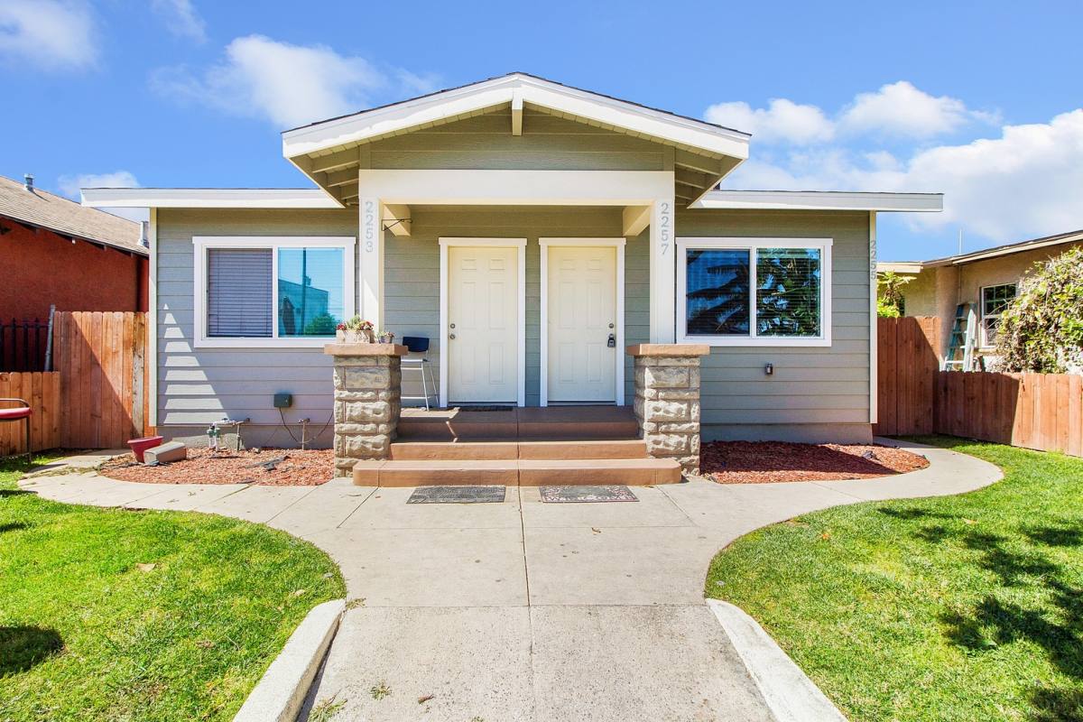 Apartment for rent at 2253-2257 Olive Ave, Long Beach, CA 90806