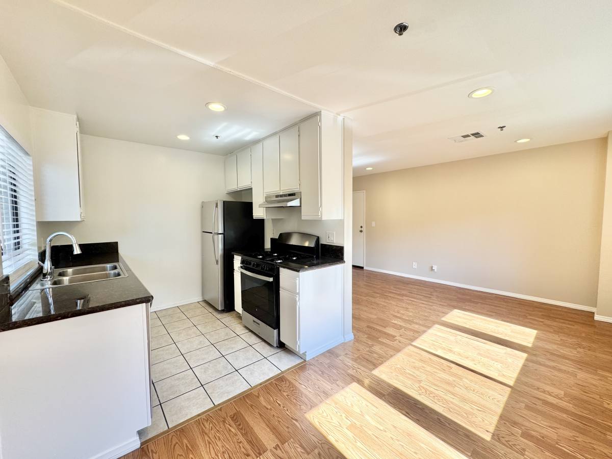 Apartment for rent at 100 N Clark Dr #205, Los Angeles, CA 90048