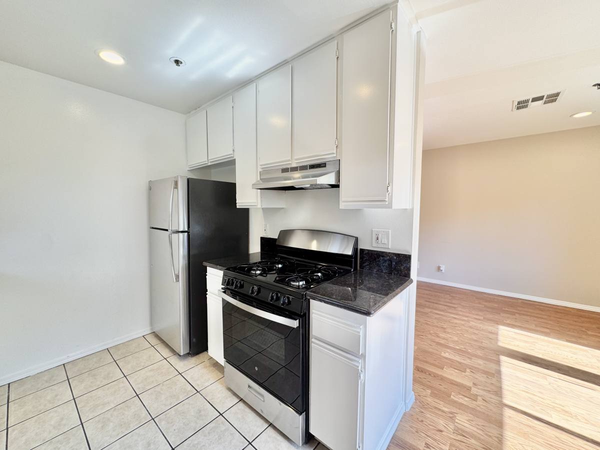 Apartment for rent at 100 N Clark Dr #205, Los Angeles, CA 90048